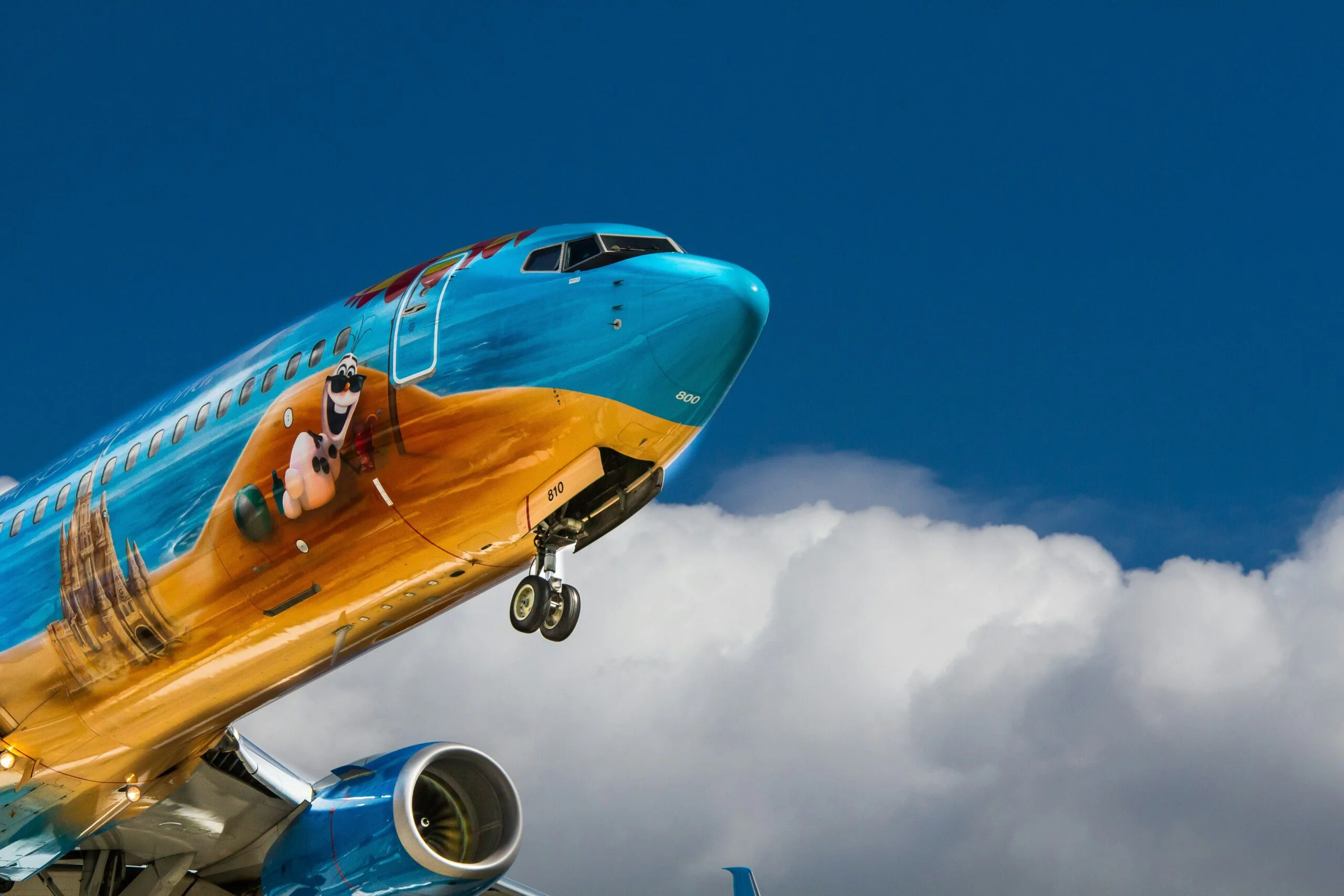 Essential Tips for Students Booking Flights for Overseas Studies